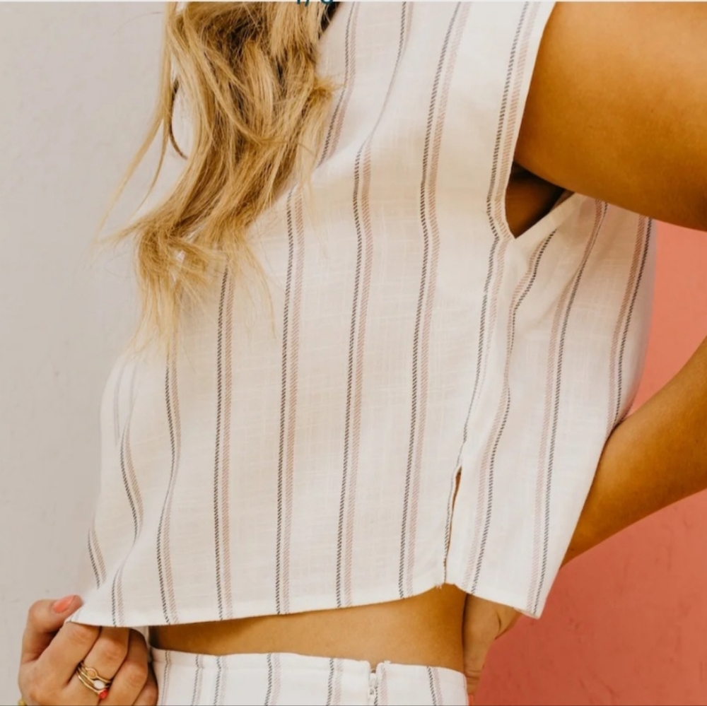 Blu pepper striped V neck crop top